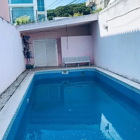 Restelo House Shared Pensionat